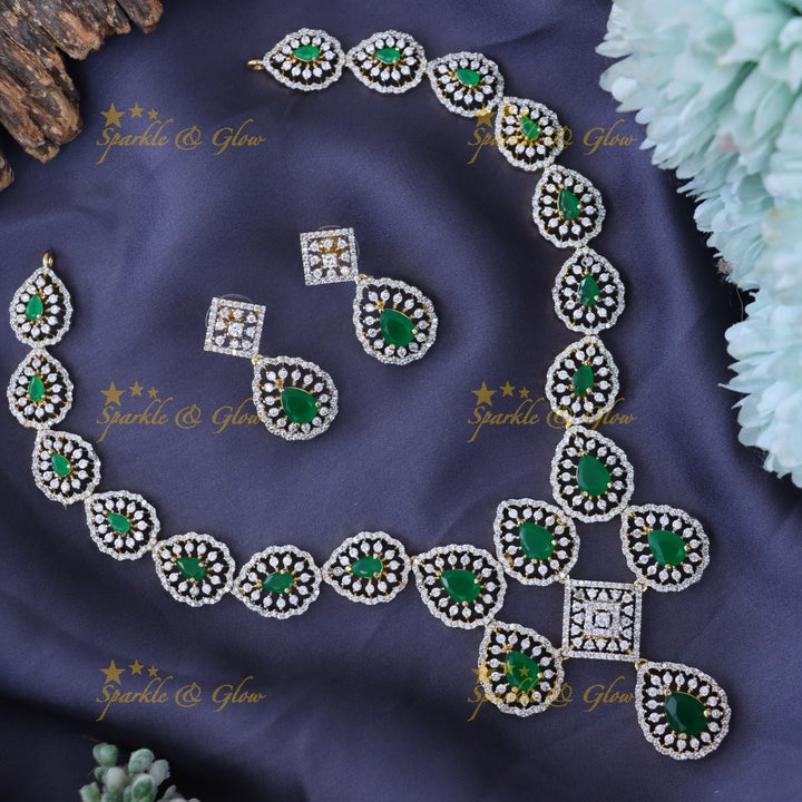Exquisite Green Necklace Set for Timeless Elegance