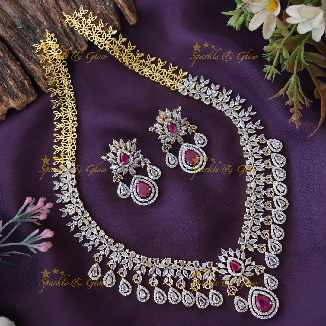 Exquisite Gold Necklace with Green Stones - Perfect for Festivals