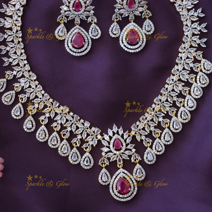 Exquisite Gold Necklace with Green Stones - Perfect for Festivals