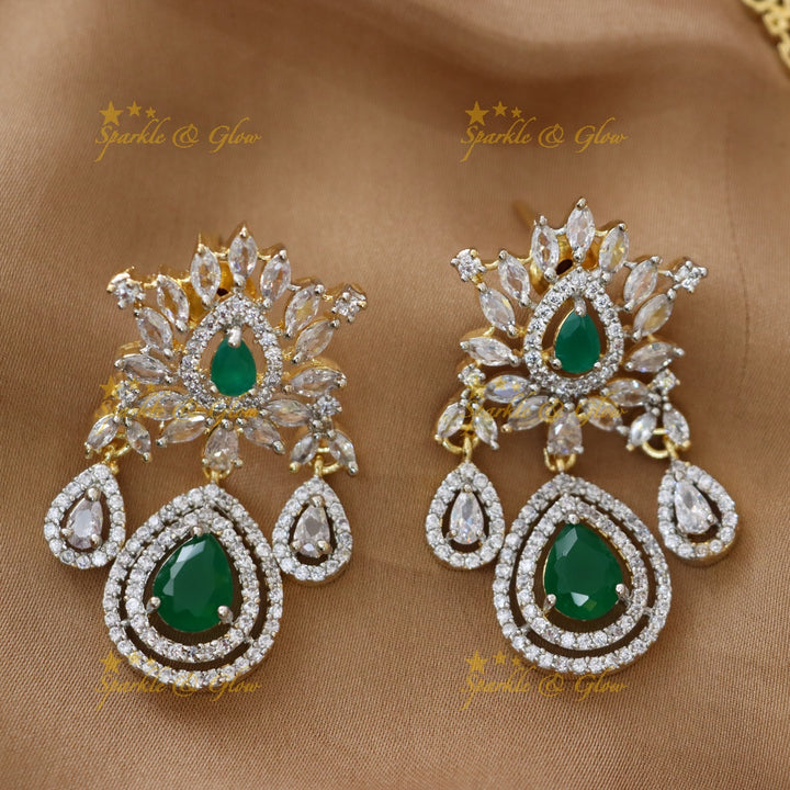 Exquisite Gold Necklace with Green Stones - Perfect for Festivals