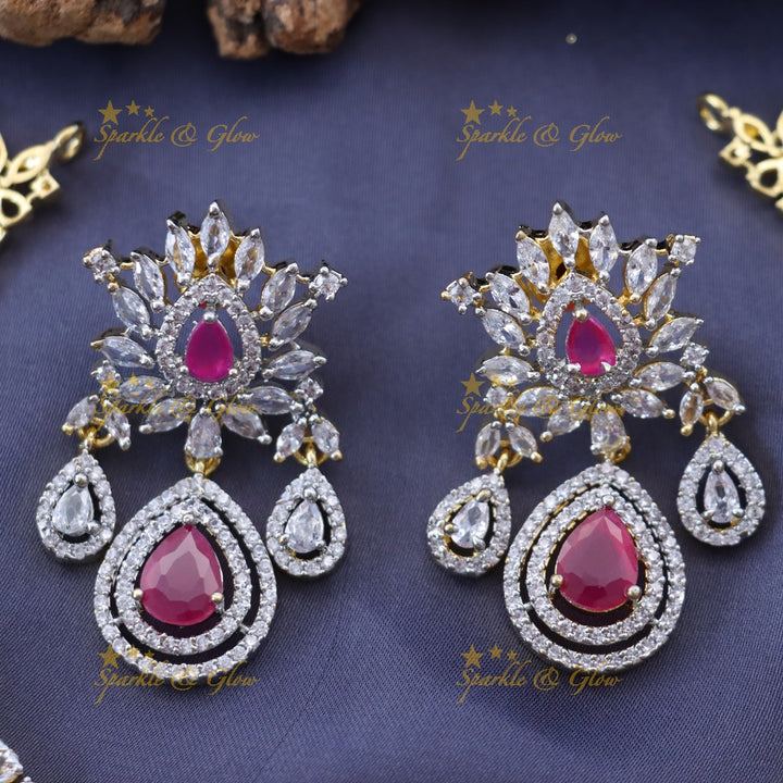 Exquisite Gold-Toned Necklace Set for Festive Celebrations