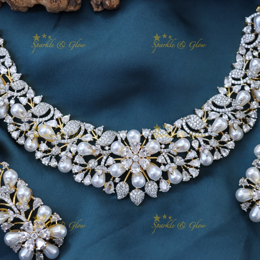 Exquisite Pearl & Crystal Choker Necklace for Weddings
