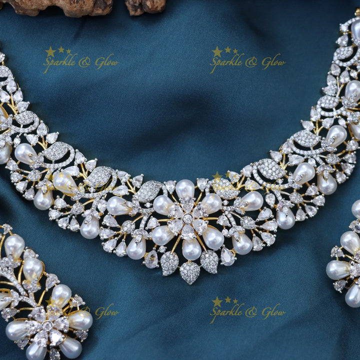 Exquisite Pearl & Crystal Choker Necklace for Weddings