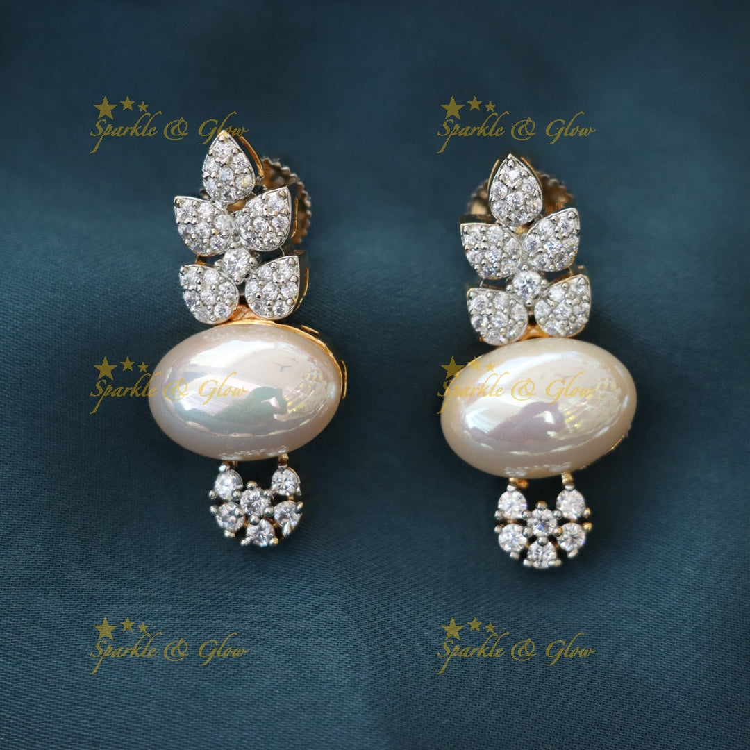 Gold-Toned Necklace & Earrings Set - Festive Elegance