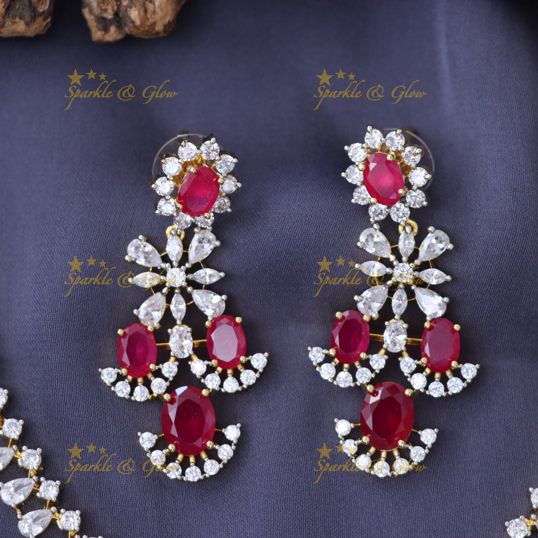 Enchanting Green & Gold Necklace for Festive Glamour