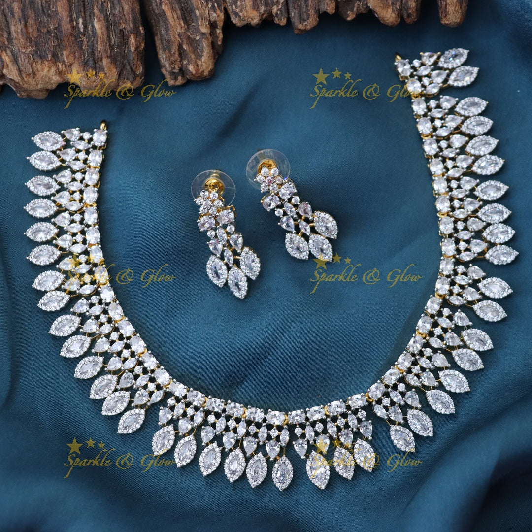 Glamorous Kundan Necklace for Weddings - Sparkle & Glow