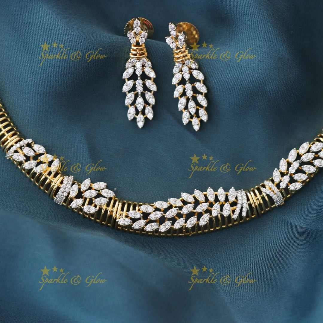 Exquisite Gold Short Necklace Set with Dazzling Earrings