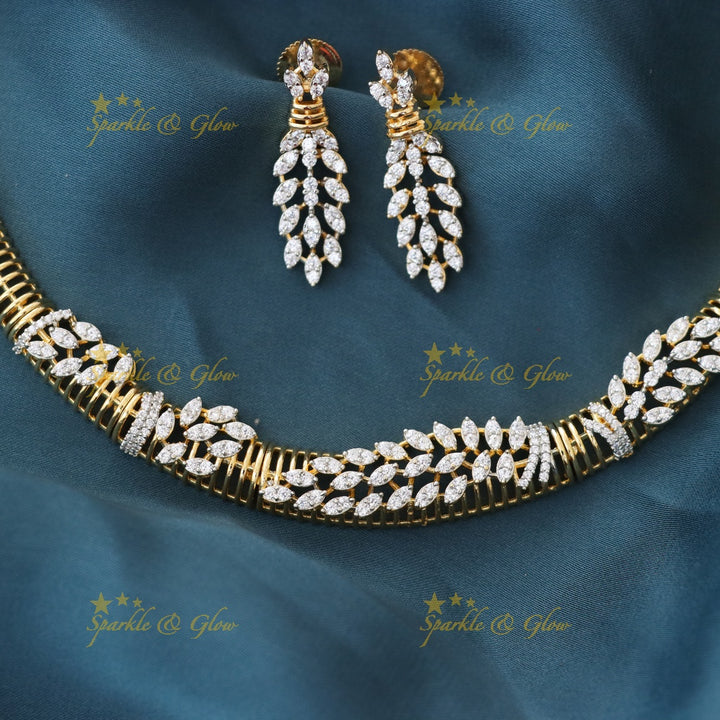 Exquisite Gold Short Necklace Set with Dazzling Earrings
