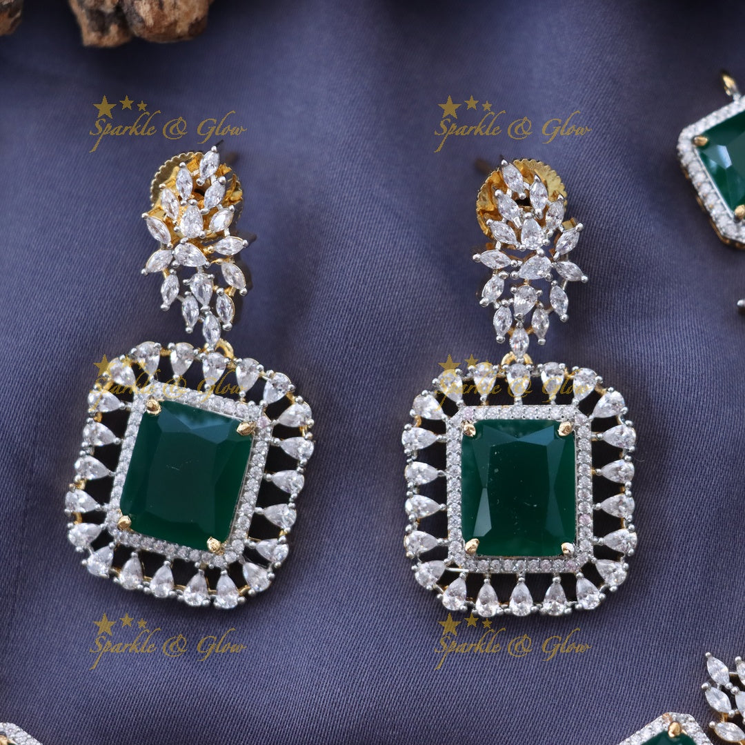 Elegant Gold-Toned Necklace for Wedding Glamour