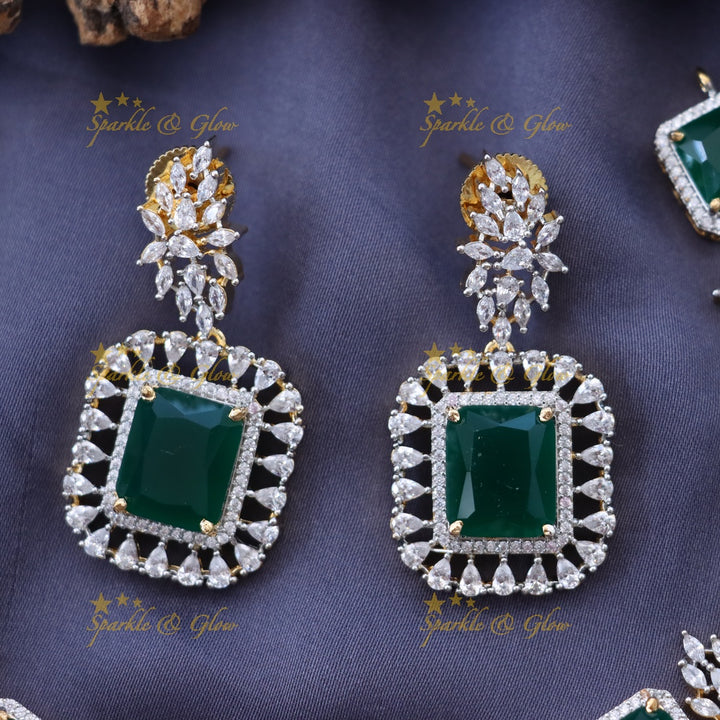 Elegant Gold-Toned Necklace for Wedding Glamour