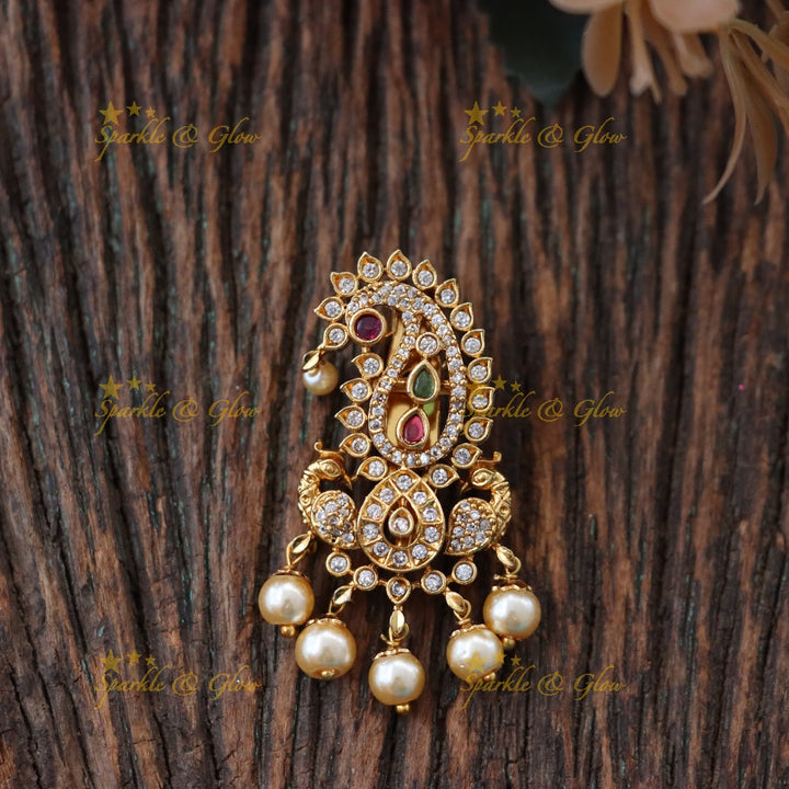 Elegant Gold-Plated Saree Pin for Festive Glamour