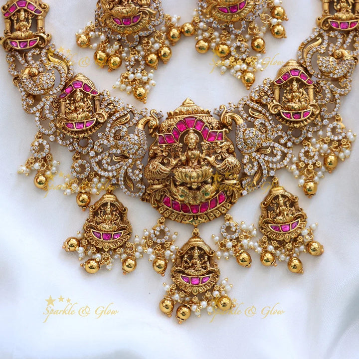 Exquisite Gold-Toned Short Necklace - Temple Jewelry Collection