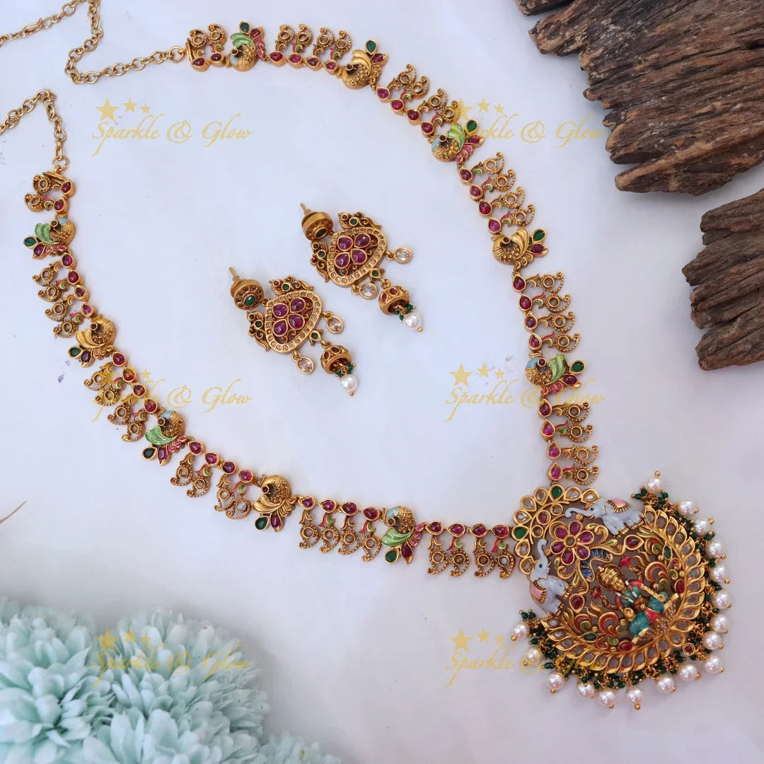 Elegant Temple Gold Necklace Set for Special Occasions
