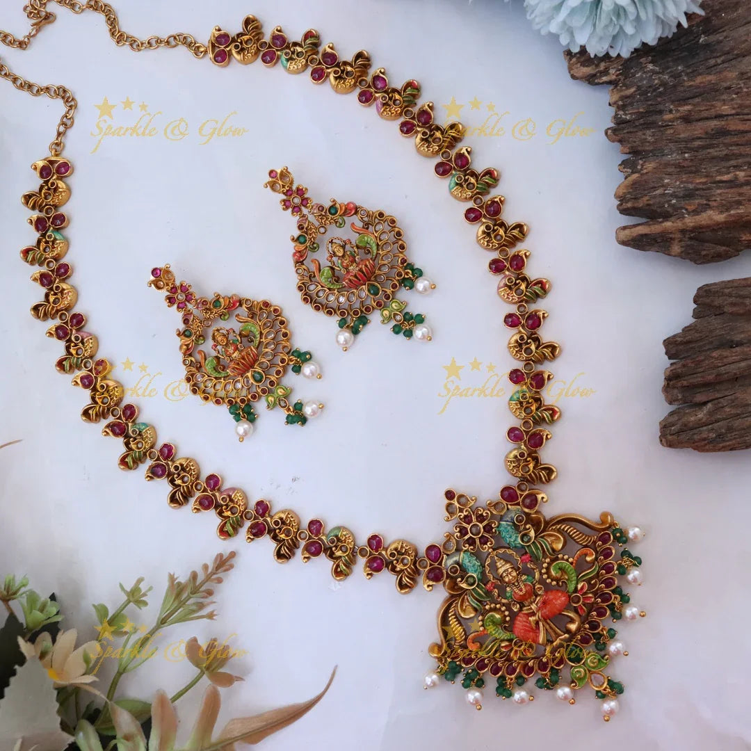 Exquisite Temple-Inspired Necklace for Festive Joy
