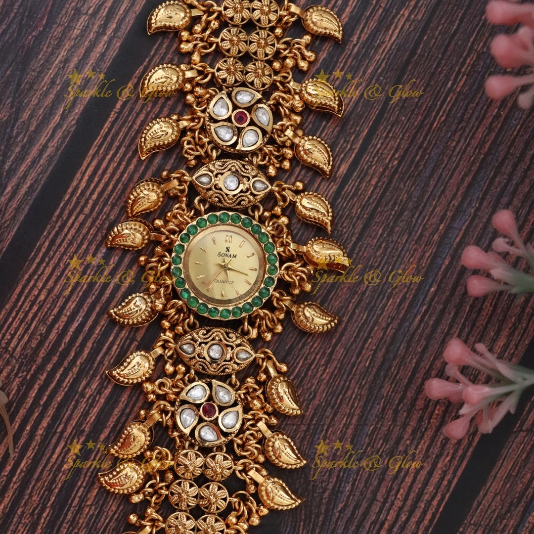 Exquisite Festive Gold Bracelet Watch for Elegance