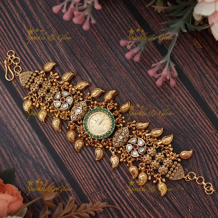 Exquisite Festive Gold Bracelet Watch for Elegance