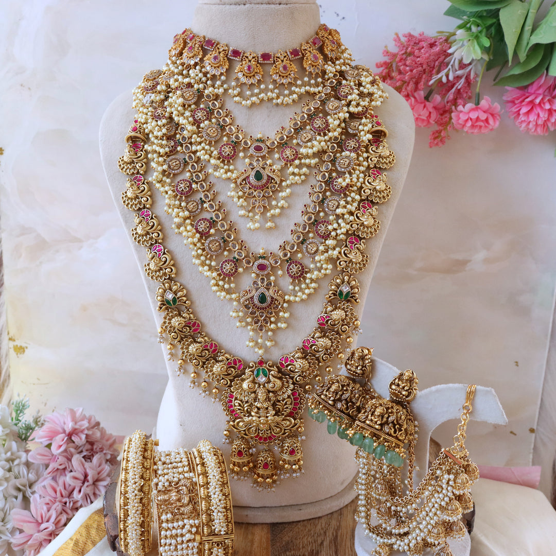 Exquisite Lakshmi Bridal Jewellery Set - Timeless Elegance