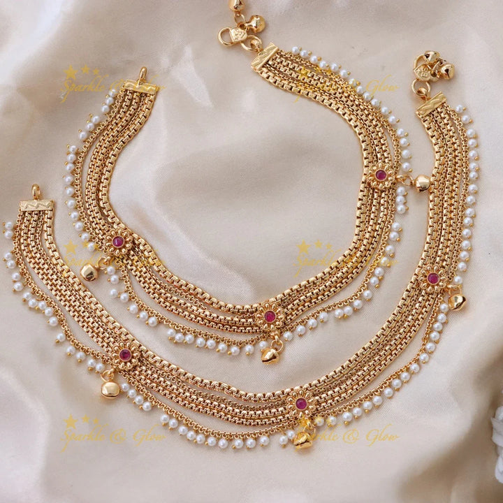 Glamorous Gold Imitation Anklet – Ideal for Celebrations