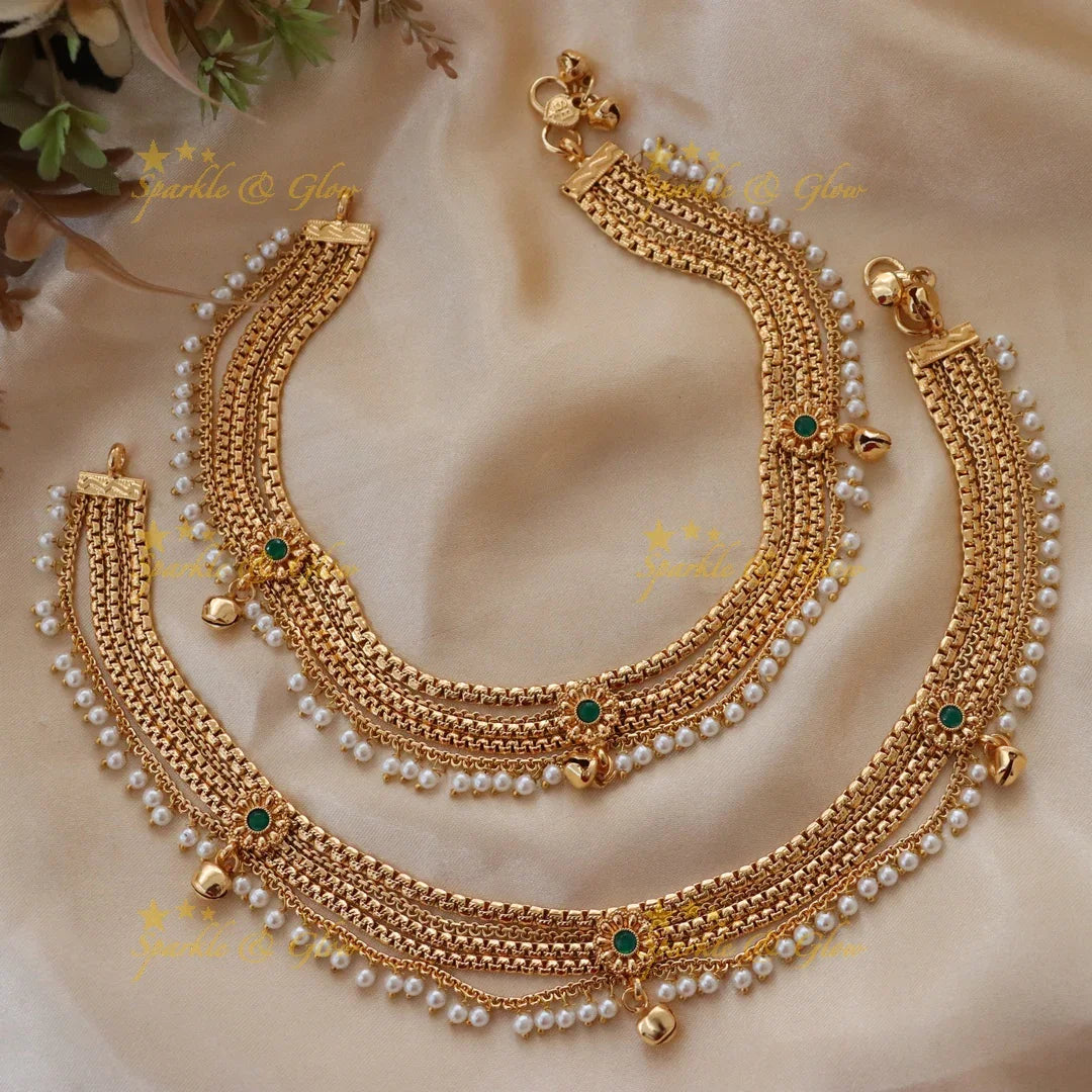 Glamorous Gold Imitation Anklet – Ideal for Celebrations