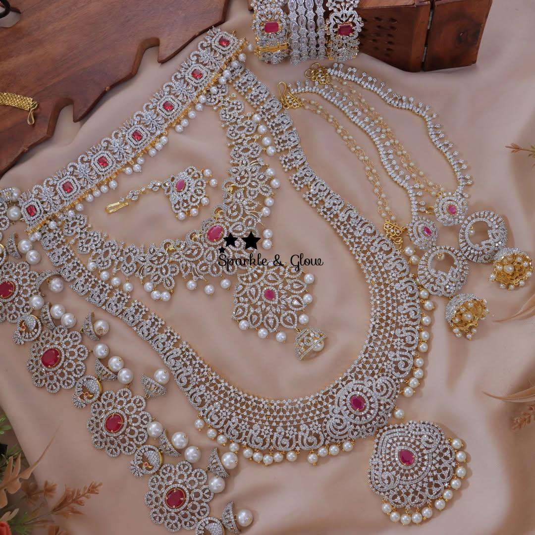 Exquisite Bridal Jewellery Set with Pearls & Kundan