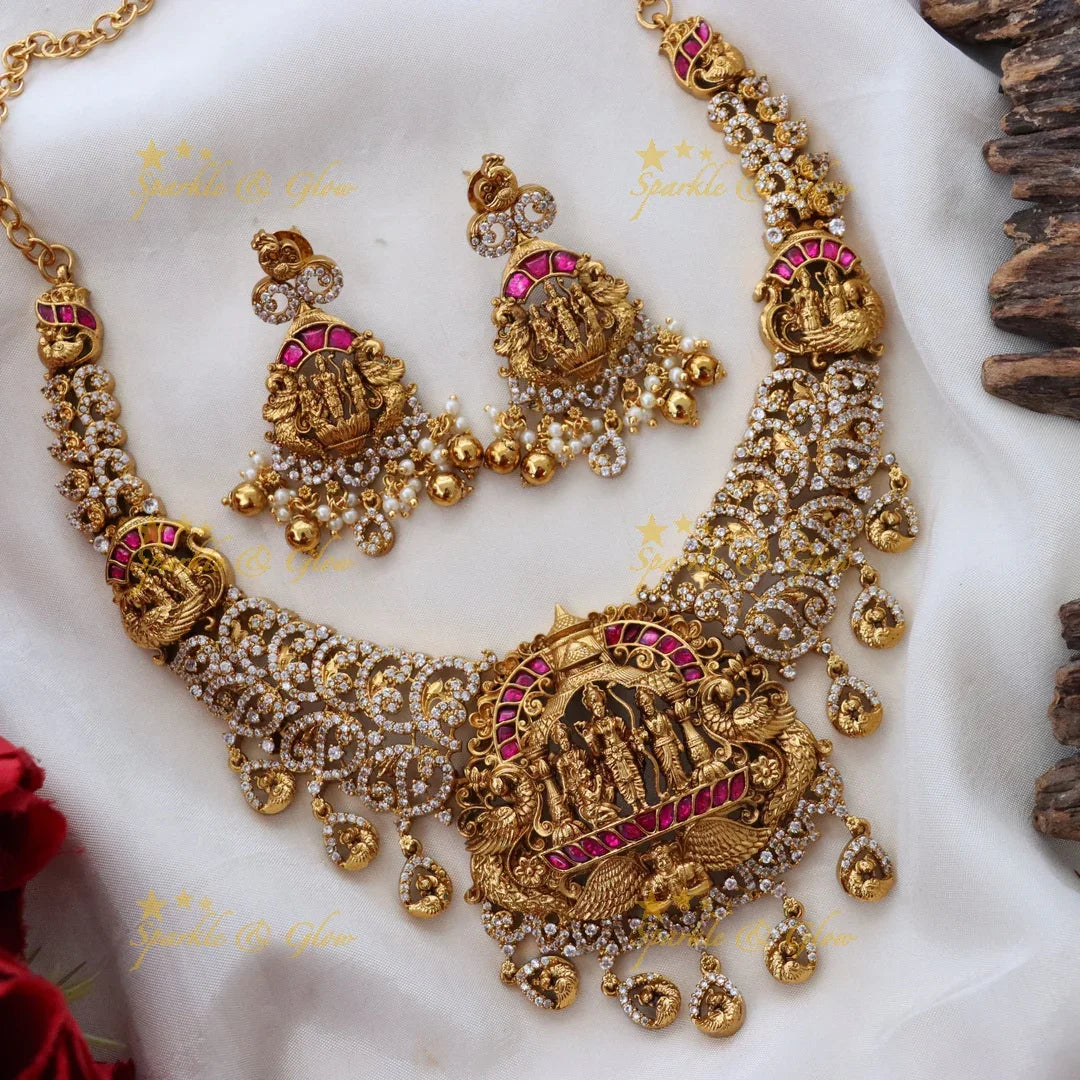 Exquisite Gold Temple Necklace Set for Festive Weddings