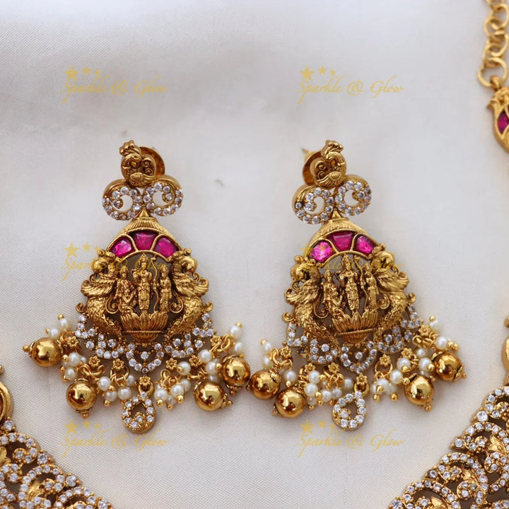 Exquisite Gold Temple Necklace Set for Festive Weddings