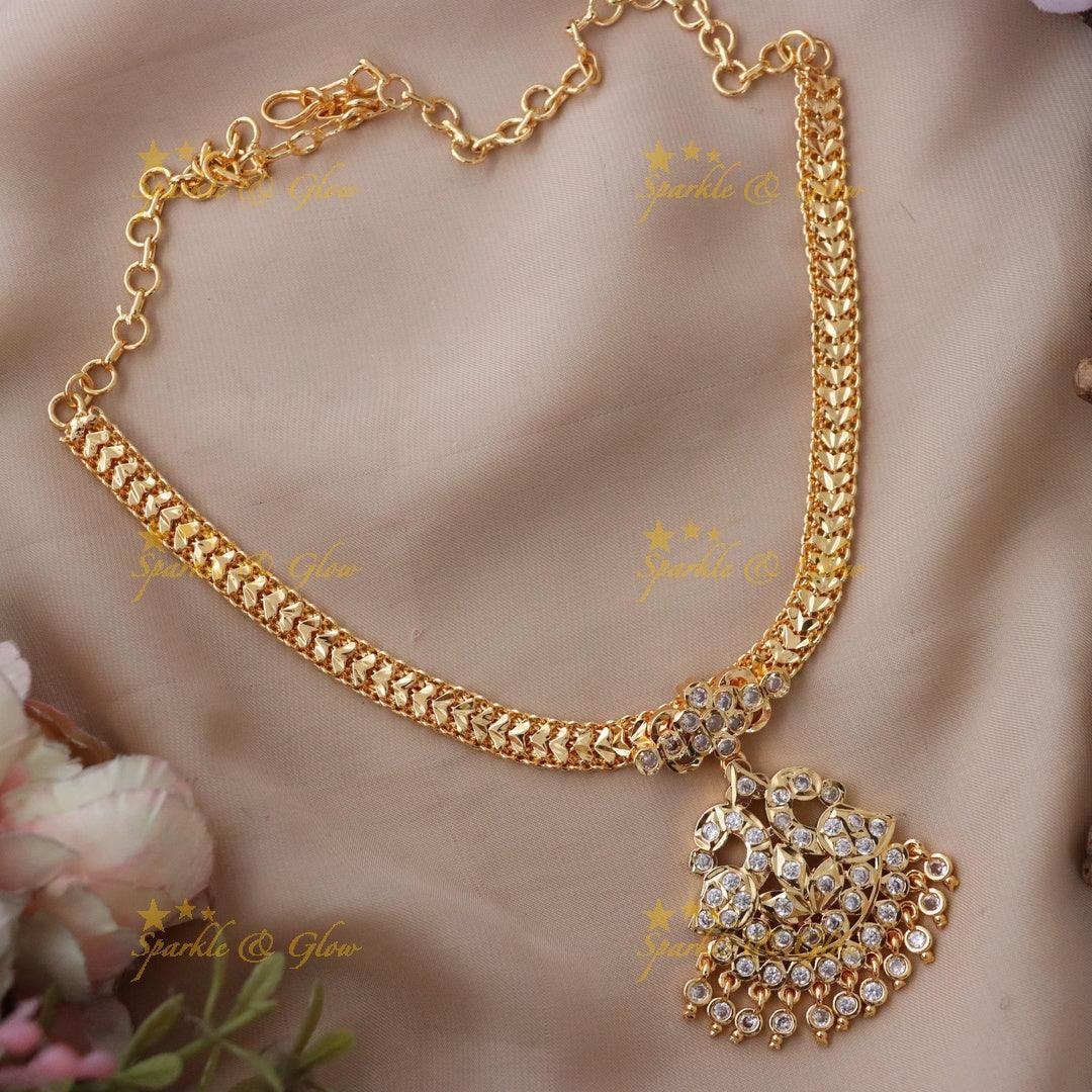 Exquisite Peacock Choker Necklace for Festive Glamour
