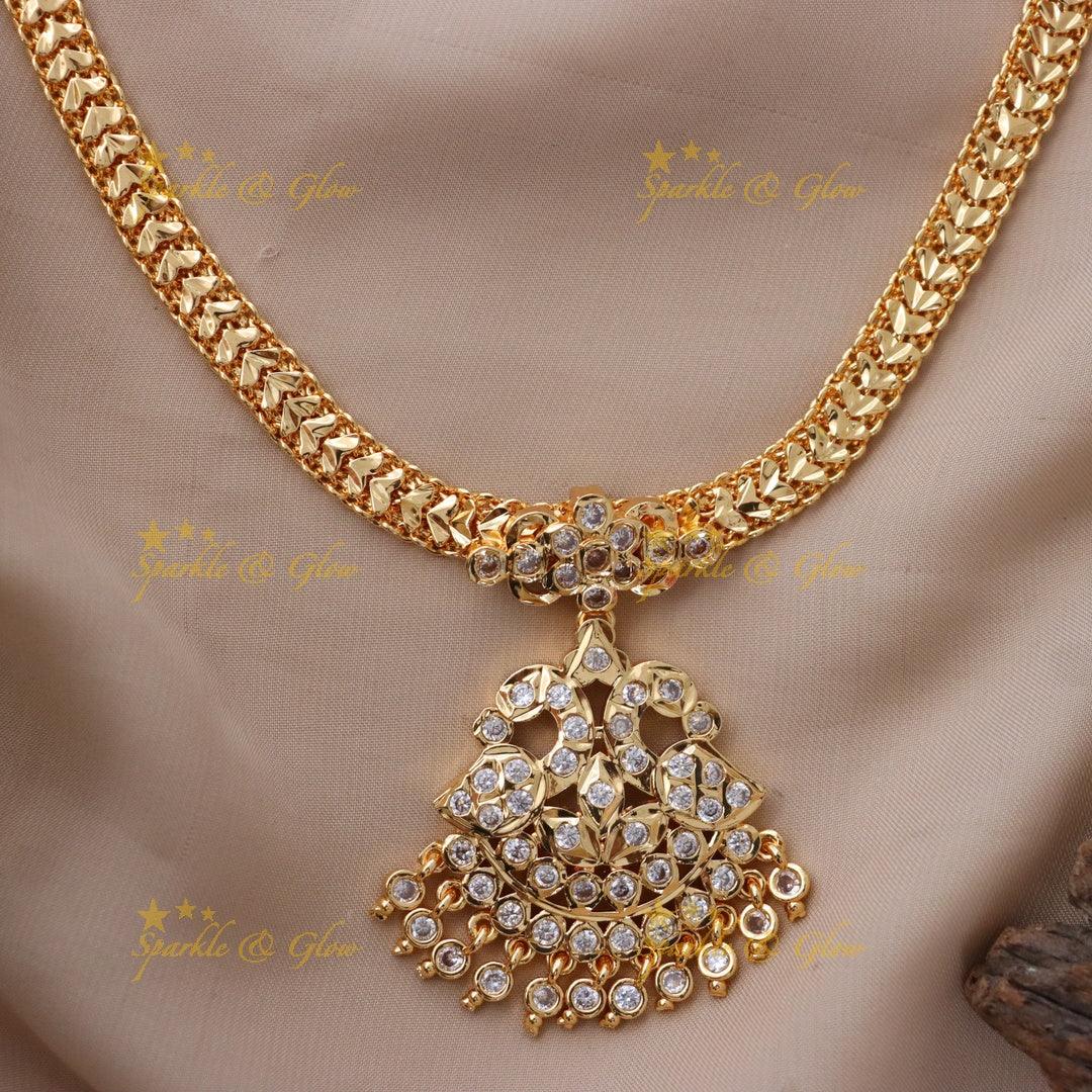 Exquisite Peacock Choker Necklace for Festive Glamour