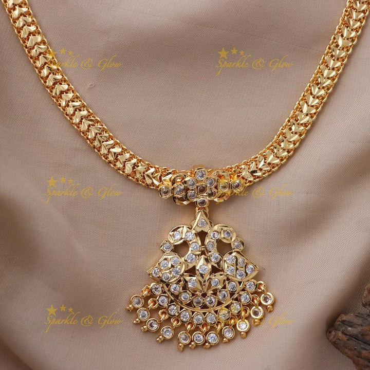 Exquisite Peacock Choker Necklace for Festive Glamour
