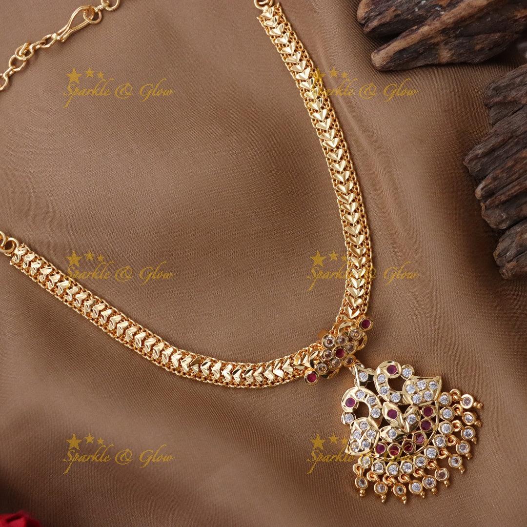 Exquisite Peacock Choker Necklace for Festive Glamour