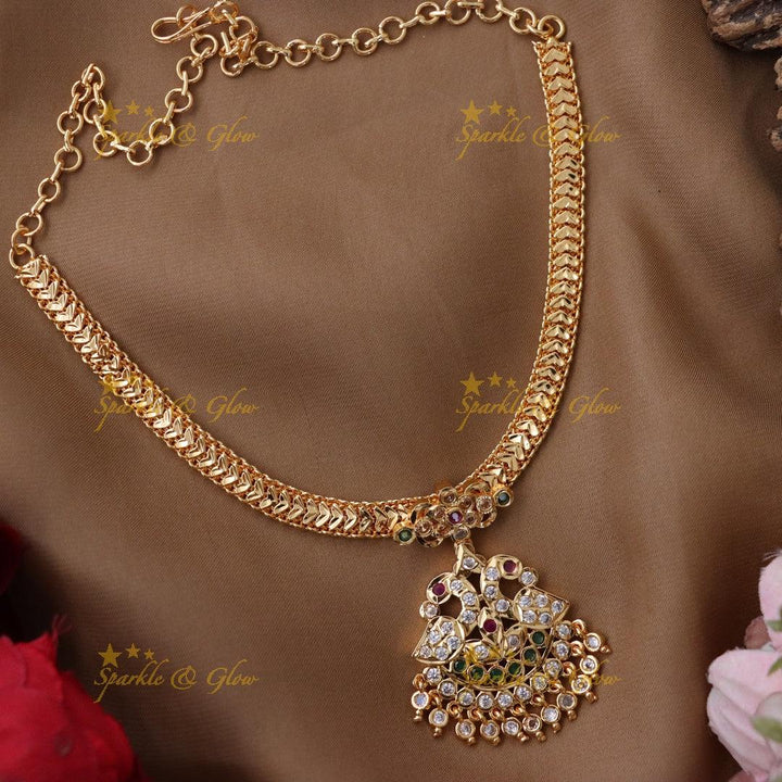Exquisite Peacock Choker Necklace for Festive Glamour