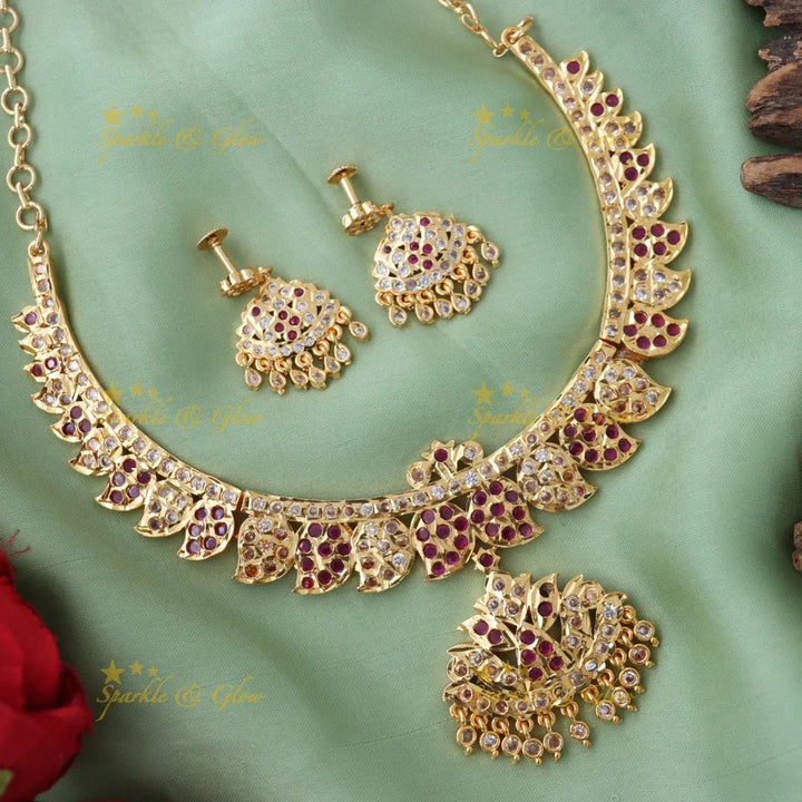 Exquisite Vintage Mango Carved Floral Choker Necklace