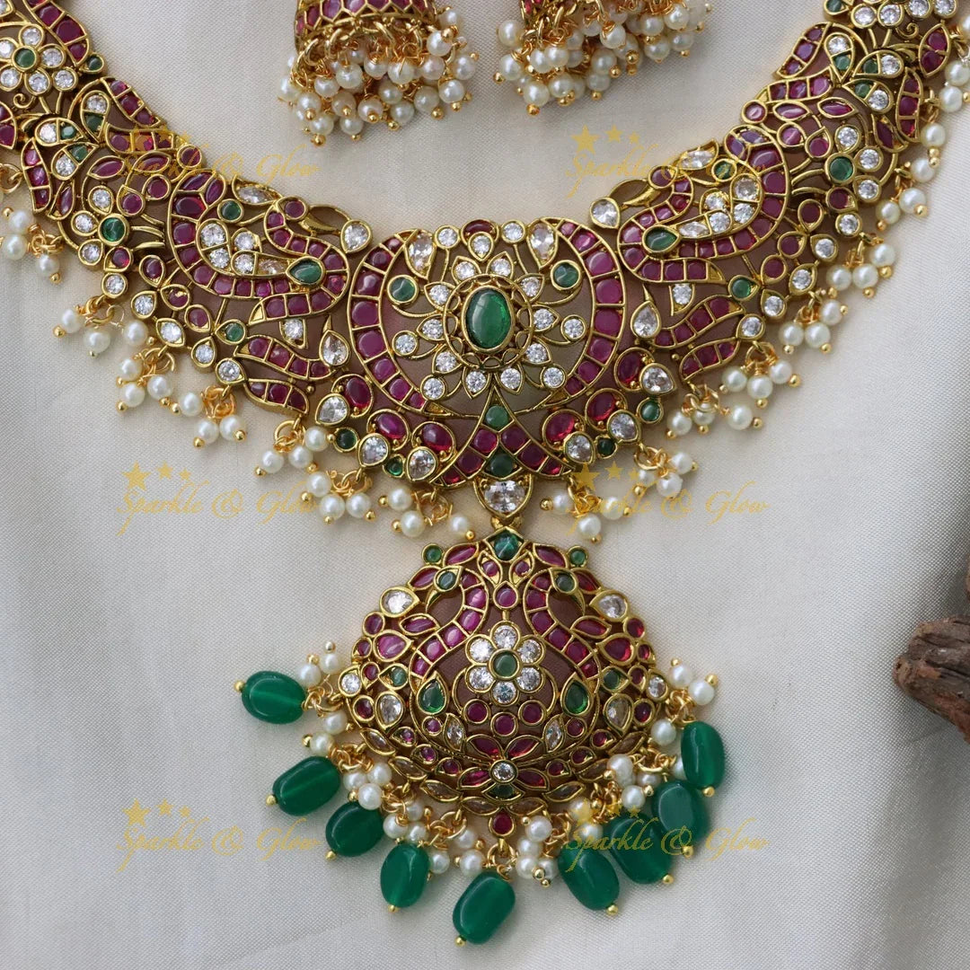 Glamorous Necklace Set for Festive Elegance