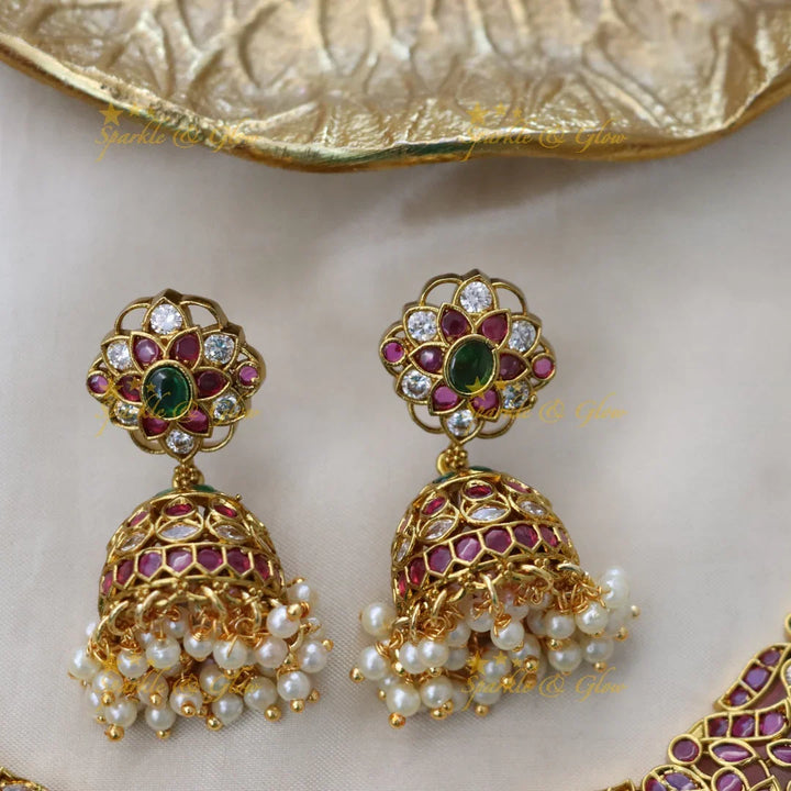 Glamorous Necklace Set for Festive Elegance
