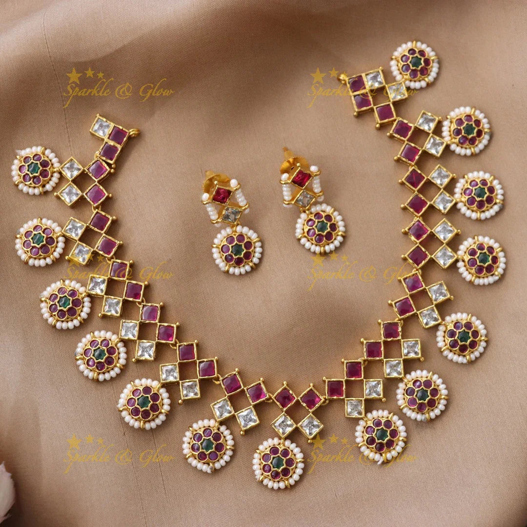 Exquisite Pearl & Gold Short Necklace for Weddings