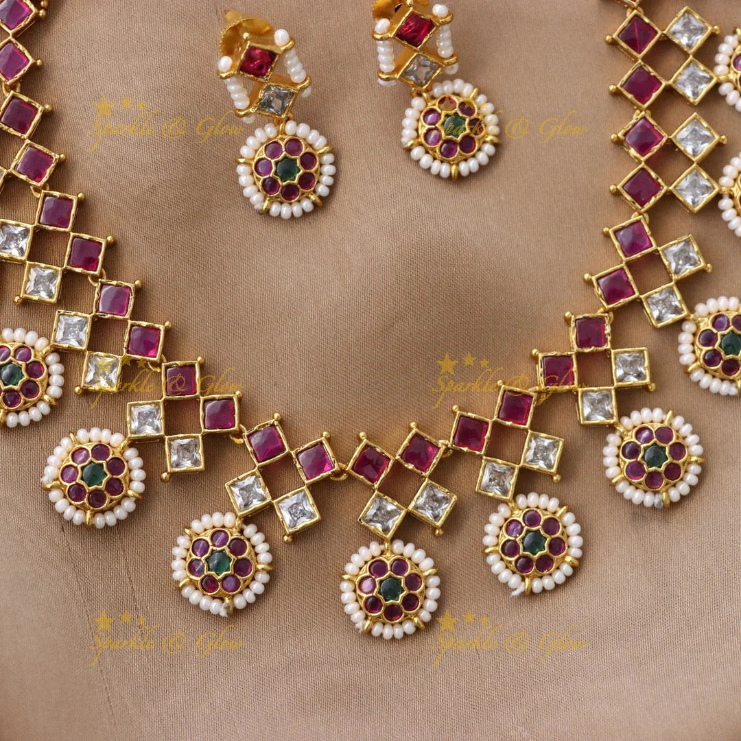 Exquisite Pearl & Gold Short Necklace for Weddings