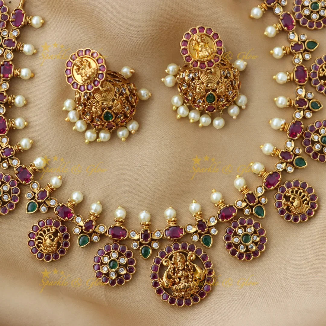 Exquisite Floral Pearl Festive Necklace Set