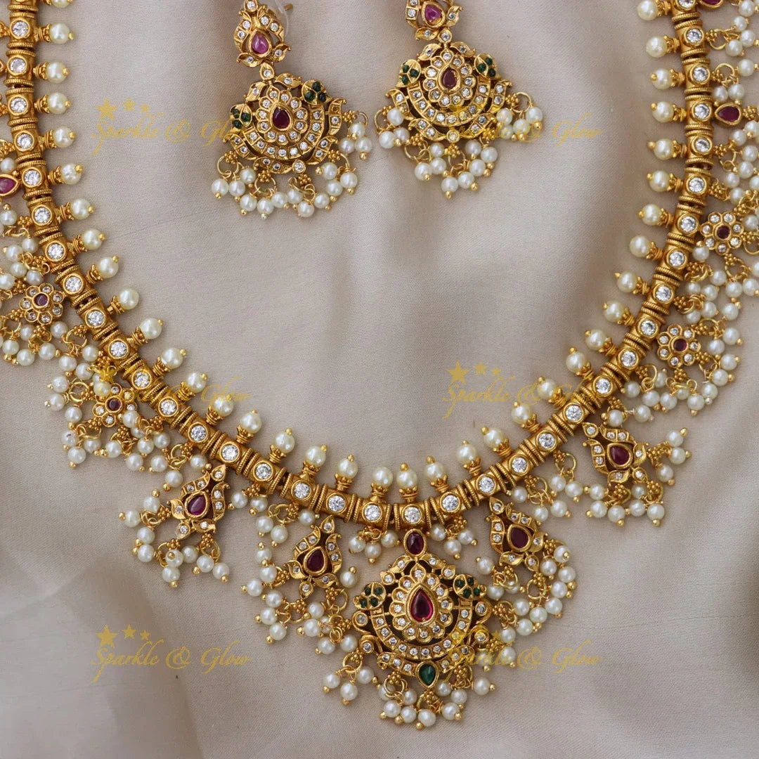 Splendid Gold and Pearl Necklace Set for Celebrations