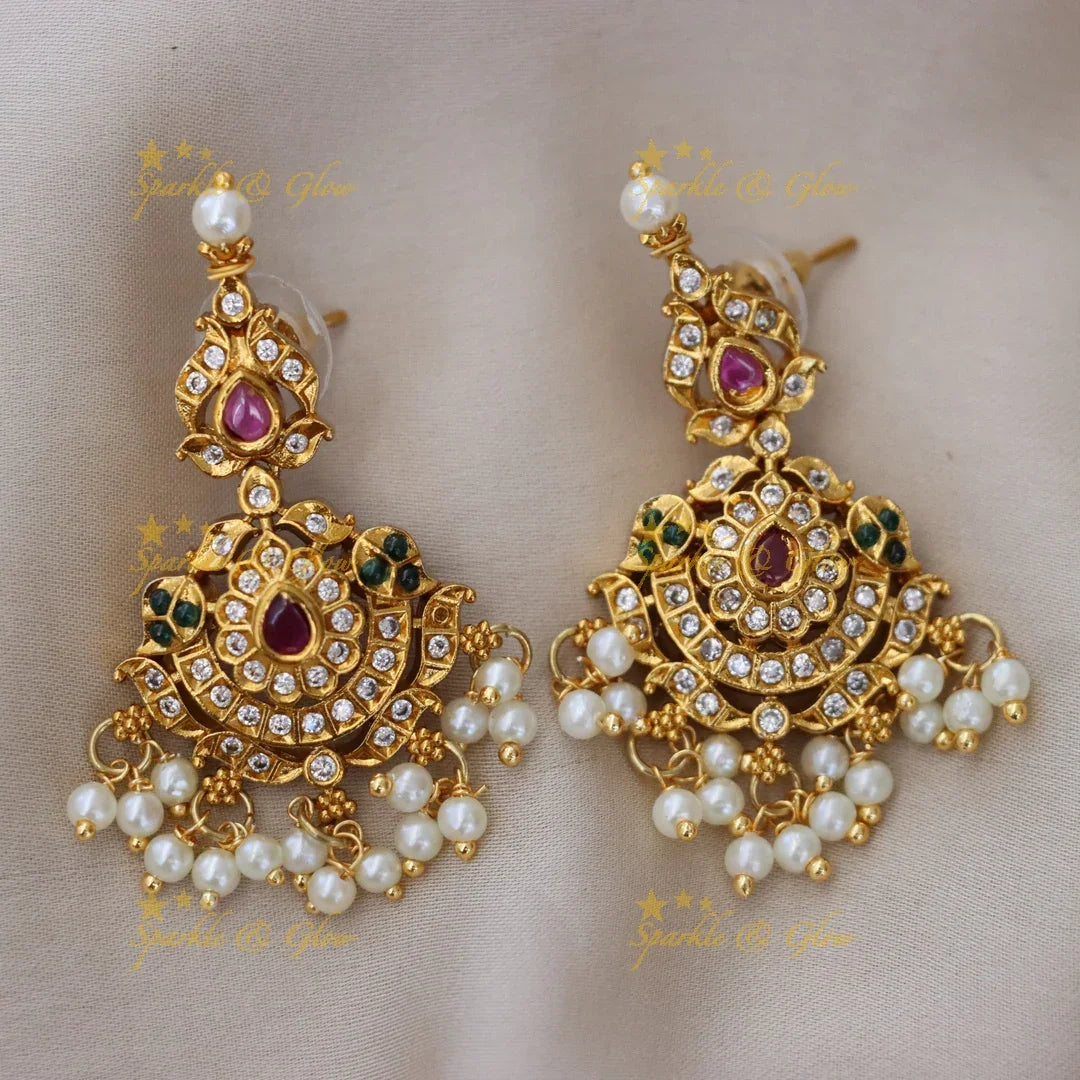 Splendid Gold and Pearl Necklace Set for Celebrations