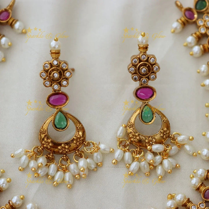 Exquisite Short Gold Necklace for Festive Elegance