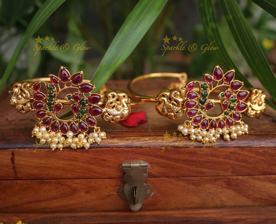 Gold alike kemp stones peacock vanki - pair - Sparkle and Glow