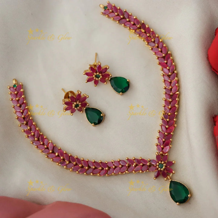 Exquisite Gold-Alike Short Necklace for Festive Elegance