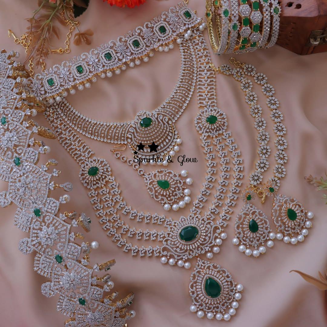 Exquisite Emerald Bridal Jewellery Set Online