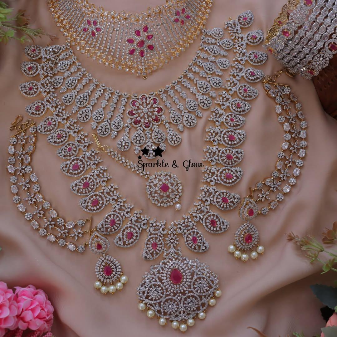 Exquisite Indian Bridal Jewelry Set - Radiant Elegance