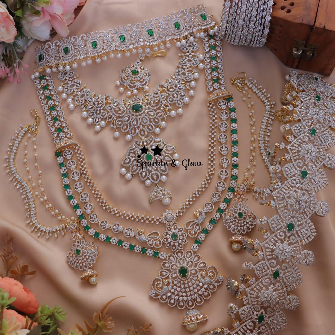 Timeless Bridal Jewellery Set with Emerald Accents