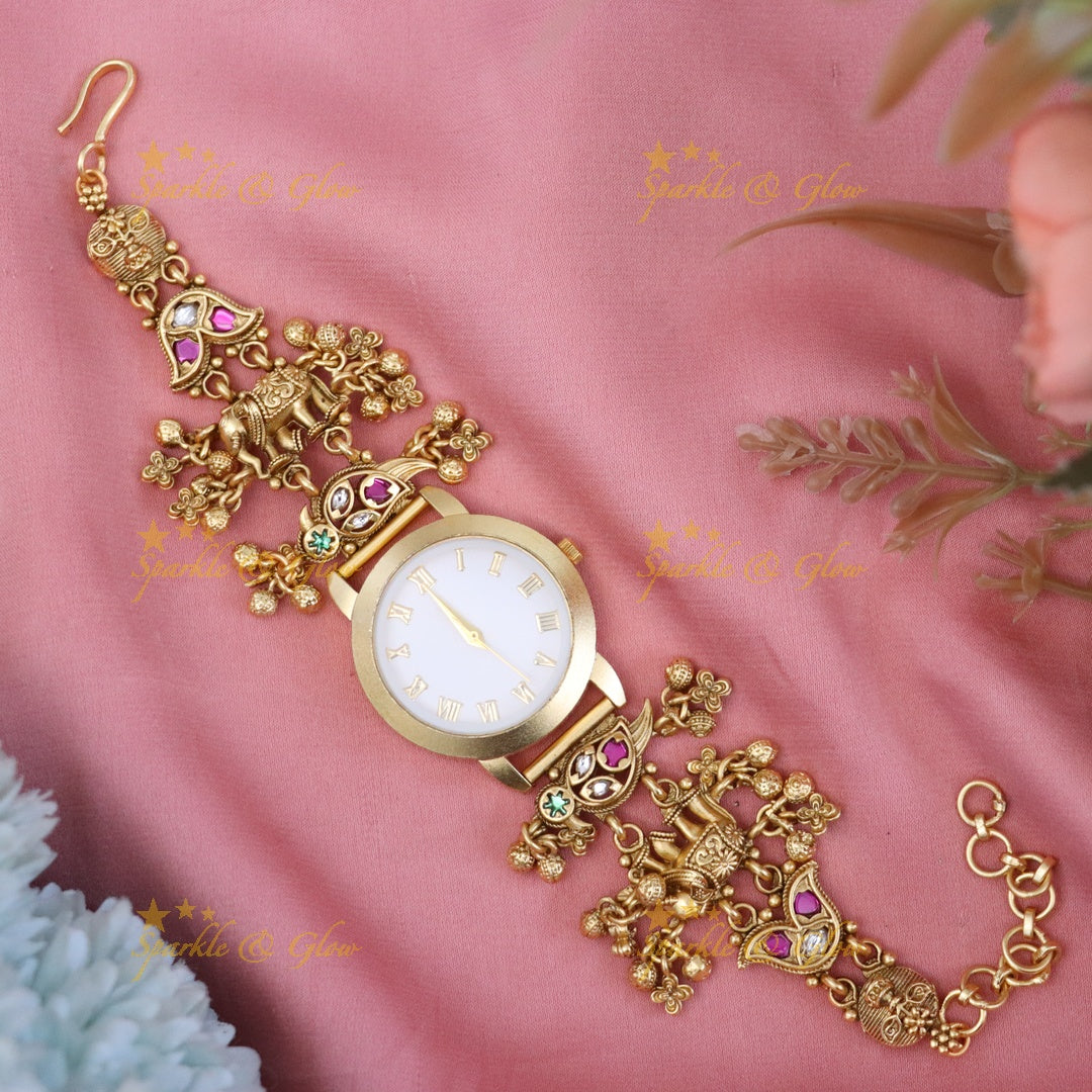 Elegant Gold Tone Bracelet Watch for Festive Occasions