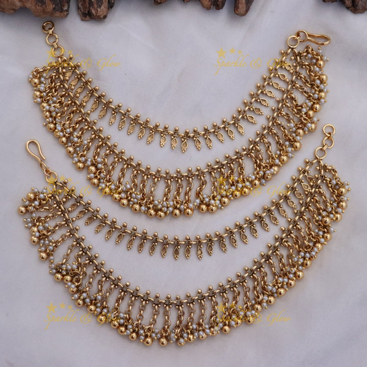 Luxurious Pearl & Green Beaded Earchain for Weddings