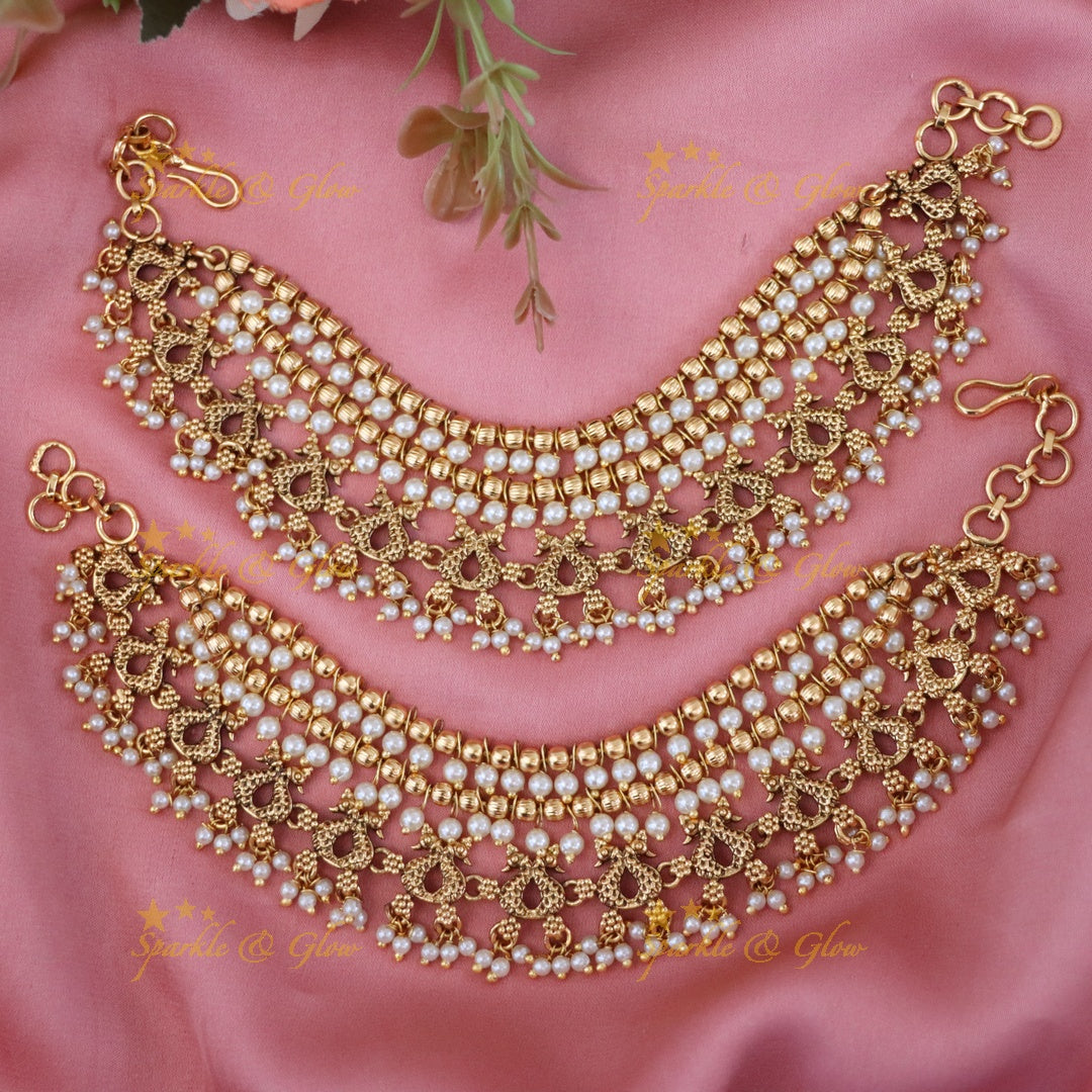 Exquisite Gold-alike Earchain for Festive Elegance