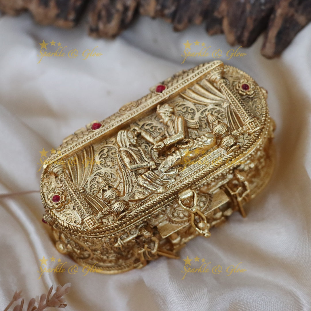Exquisite Gold-Plated Bridal Kumkum Box for Weddings