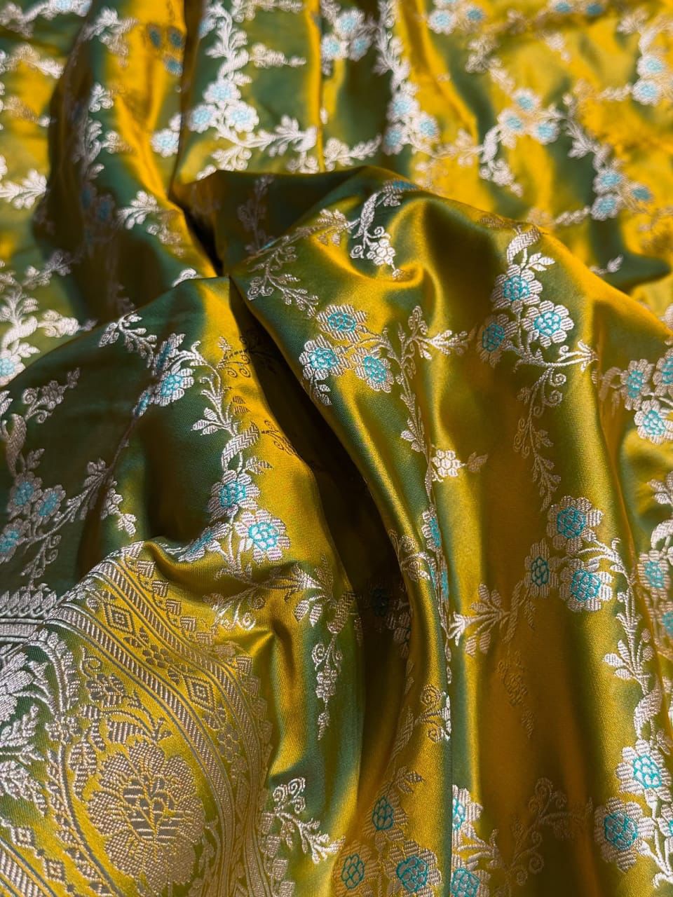 Luxurious Banarasi Silk Saree – Perfect for Weddings